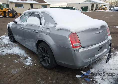 2013 Chrysler 300 Motown из США, поврежденный, VIN 2C3CCAAG0DH659109